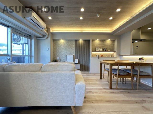 モンテベルデ横浜の居間・リビング|リビングを見渡すと素敵な空間が広がります。優しい木目が癒してくれそうです。