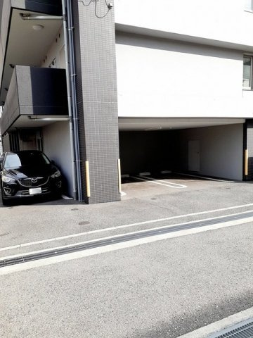 ブライクＴ２７の駐車場