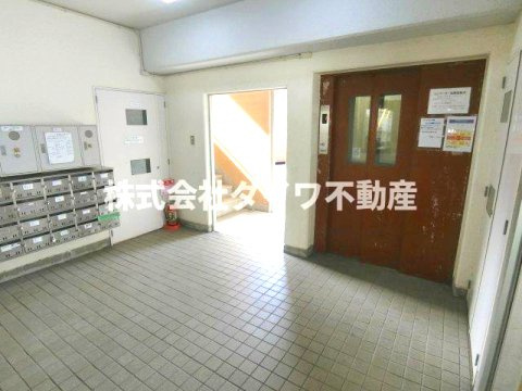 ステープル六供のロビー