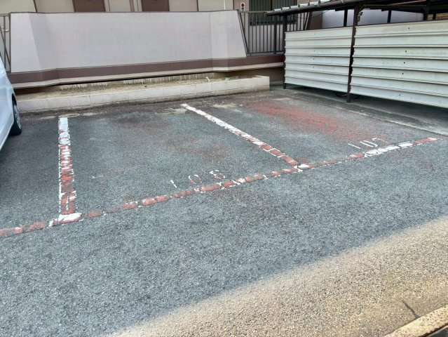 ハイツメロディの駐車場