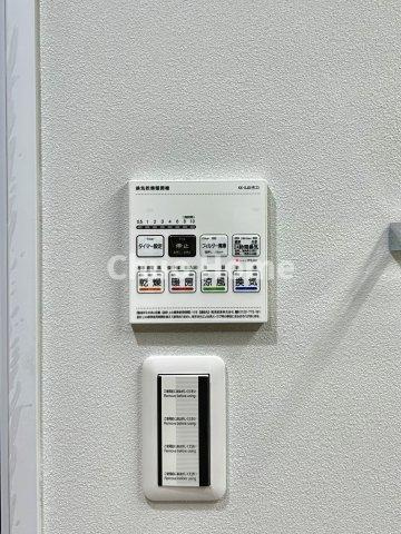 ハイラーク船堀の浴室|【浴室乾燥機】暖房・冷風・換気・乾燥が可能です。毎日を快適に過ごせるうれしい機能が揃っています。雨の日の洗濯物も安心です。