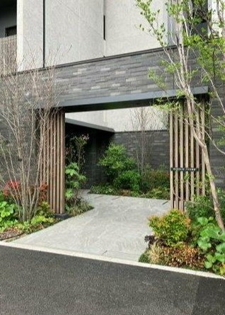 バウス府中のエントランス