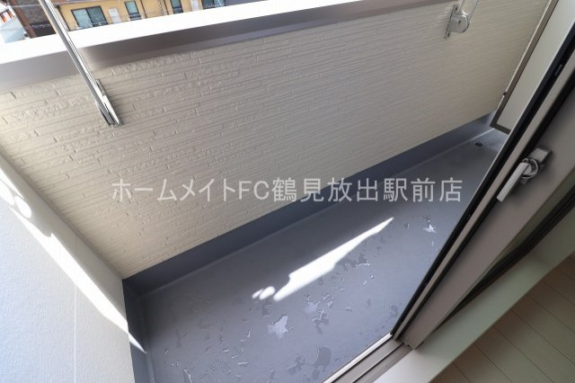 東大阪市森河内東２丁目のアパートのバルコニー