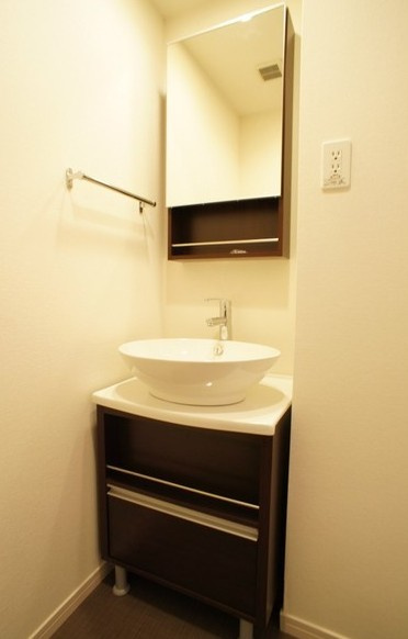 川崎市麻生区片平３丁目のアパートの洗面所