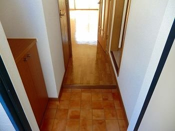 タウニー北条　１の玄関