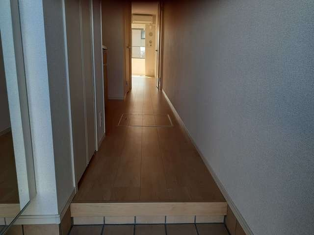 エル　フルーリエⅡの玄関