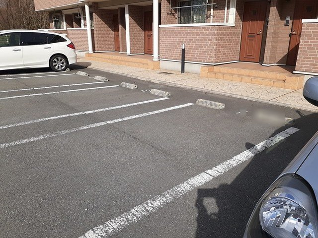 アンソレイエ飾磨　Ⅱ番館の駐車場
