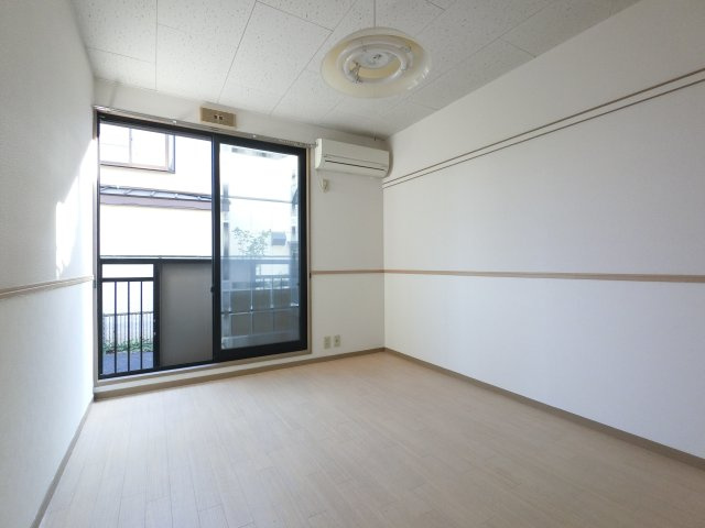 【寝室】