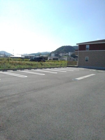 ジェントリープレイスの駐車場