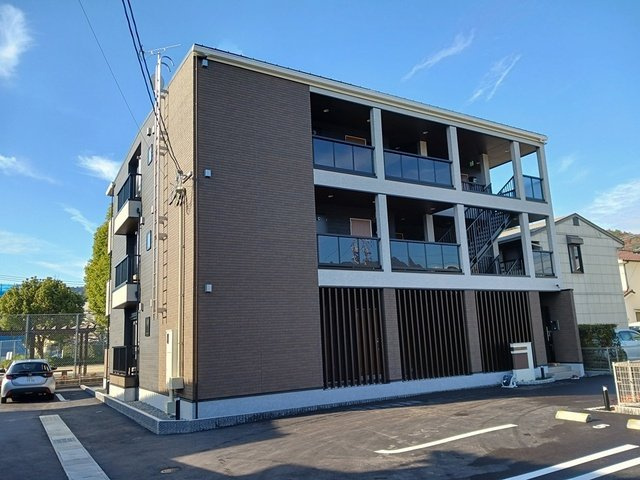 パラジソ大町