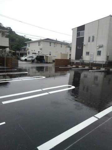 サニーグレースの駐車場