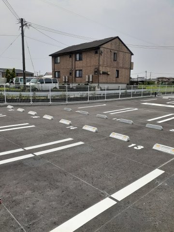 プルメリア　Ａの駐車場