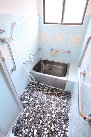 東垂水3丁目戸建の浴室
