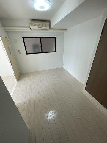 Bluebee桜川駅前の居間・リビング