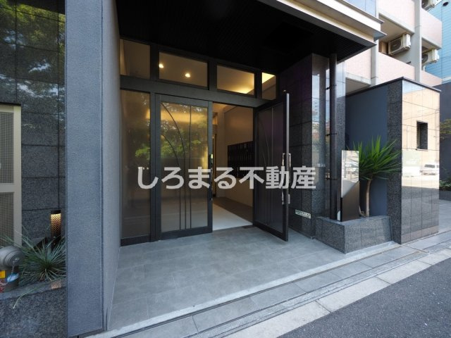 フロンティアタワー九条Ⅱのエントランス