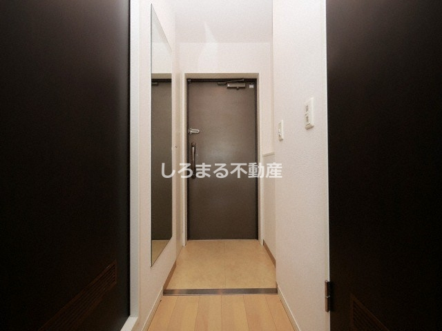 フロンティアタワー九条Ⅱの玄関