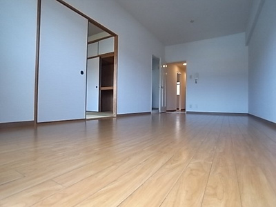 【居間・リビング】 | フローリッシュ北田
