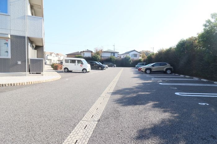 BRANCHE　HILL（ブランシェヒル）の駐車場