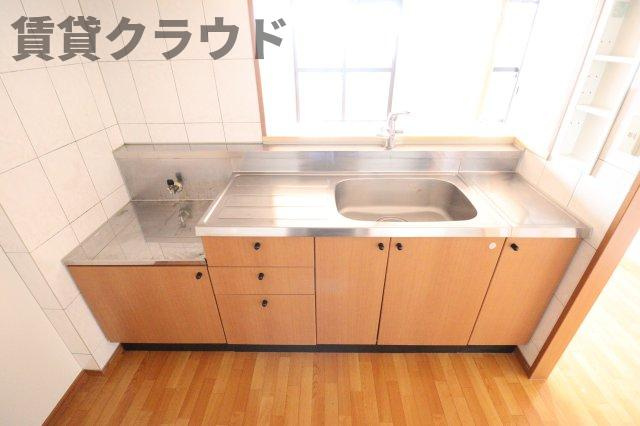 グレイスヴィラのキッチン|コンパクトなキッチンで掃除もラクラク