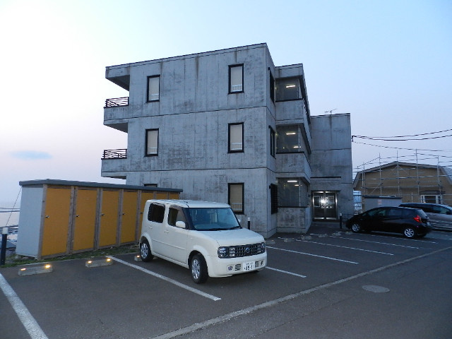 ハイツグリーンサイド絵鞆の駐車場