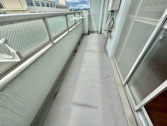 ヌーベルメゾン清水のバルコニー