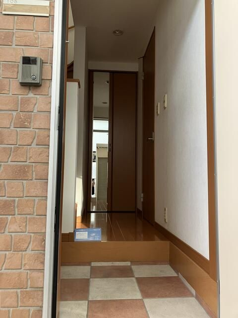 ベルビュー草加の玄関