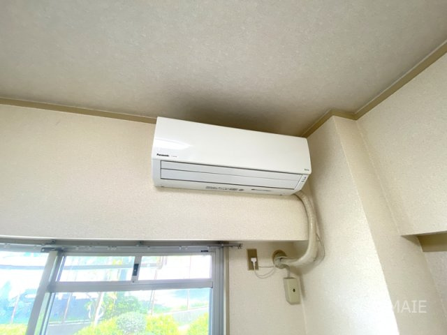鈴木ガーデンコーポラスの設備|6.0帖洋室エアコン☆彡