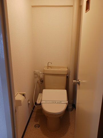 第二グリーンマンション服部のトイレ|落ち着いたトイレです
