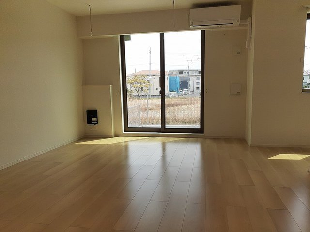 ジリータ　Ｂの居間・リビング|こちらのリビングで趣味の時間をお楽しみください