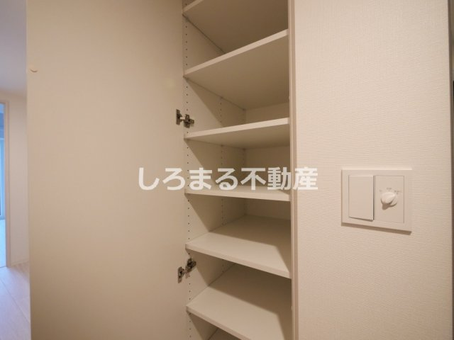 コンフォリア・リヴ博労町一丁目Ｑの収納