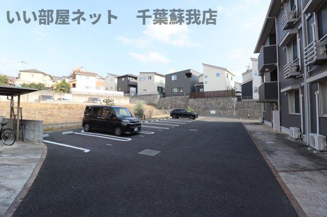 ラファエルの駐車場|駐車場完備です