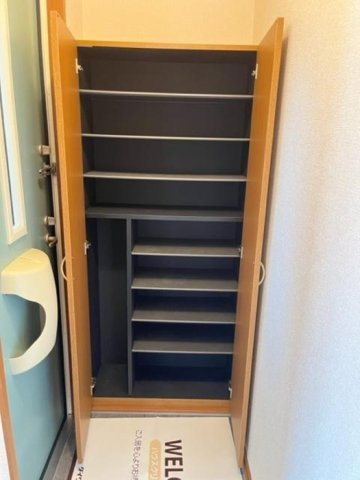 リビングタウン盛南　Ｂの玄関