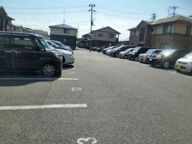 リビングタウン盛南　Ｂの駐車場