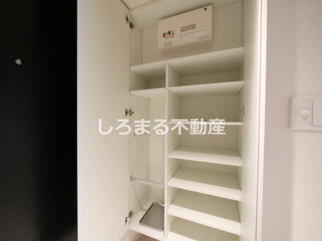 コンフォリア・リヴ博労町一丁目Ｑの収納