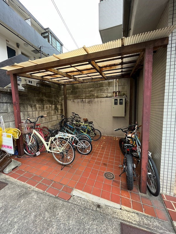 グランディア王子駅前の外観