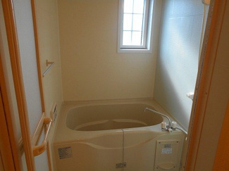 【浴室】 | サニーレジデンス御着Ａ | コンパクトで使いやすいお風呂です
