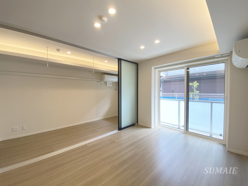 フォンターナ鈴谷の居間・リビング|間接照明がオシャレなお部屋☆