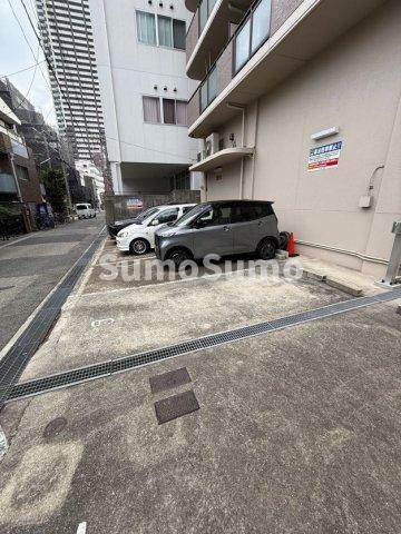 プラントパイン御影の駐車場
