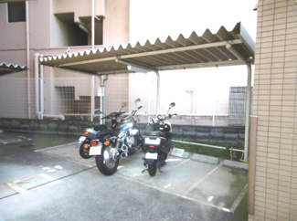 【駐車場】