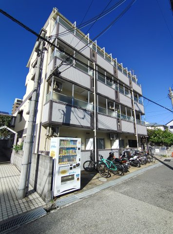 ルーブル西灘の外観