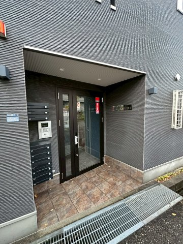 本山ローズプラザのエントランス