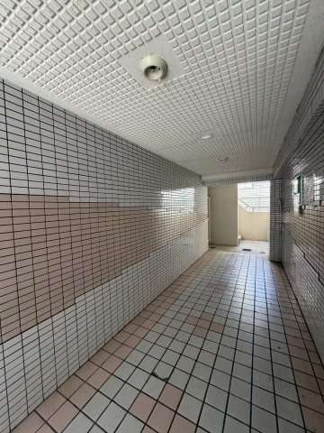 ハイツシスタローザの外観
