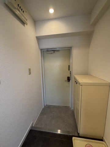 ハイツシスタローザの玄関