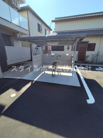 アヴェニュー新道の駐車場