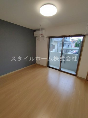 アヴェニュー新道の居間・リビング