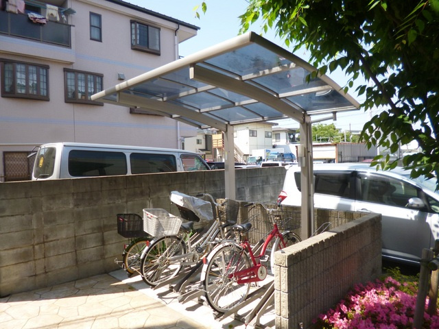 トスカーナのその他共用部分|屋根つきの駐輪スペース有ります♪