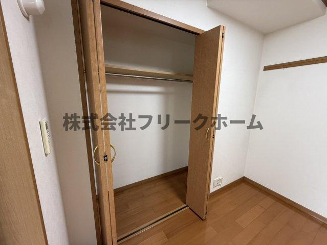 三鷹市上連雀４丁目の賃貸マンションの収納