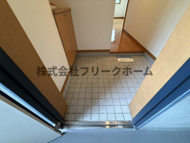 三鷹市上連雀４丁目の賃貸マンションの玄関