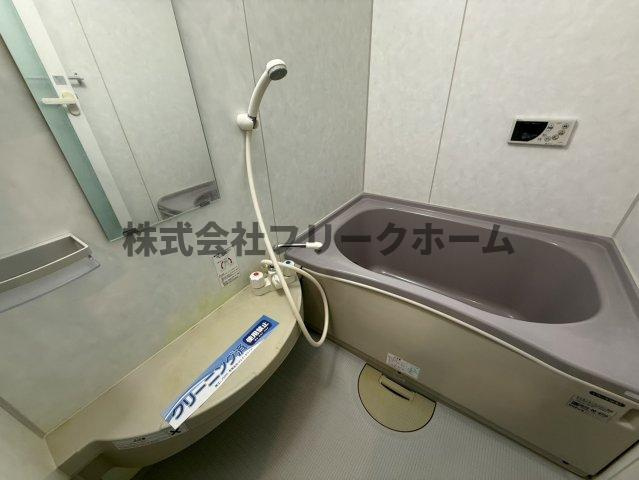 三鷹市上連雀４丁目の賃貸マンションの浴室