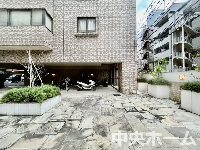 レクセル篠崎の駐輪場|【自転車置き場】最新の空き状況や費用などの詳細は担当スタッフまでお問い合わせください。
